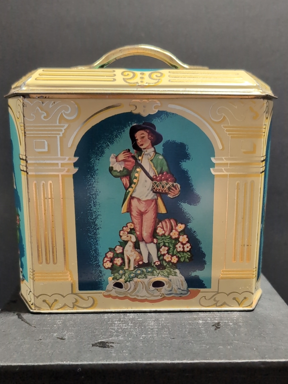 VGT, Murray Allen ,Regal Crown Gold/Blue Tin, Features Beautiful Illustrations.